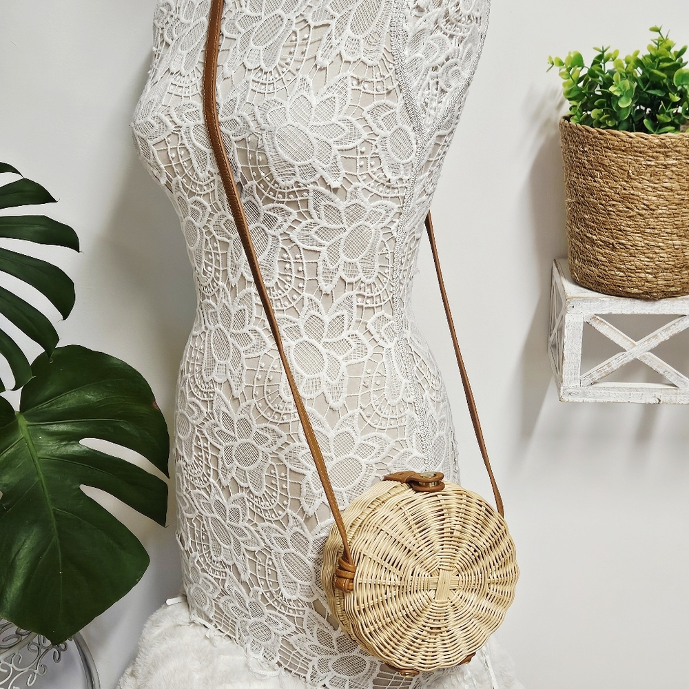 Boho Woven Wicker Canteen Crossbody Bag - Picture 14 of 17